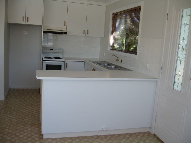 27 ISLAND ESPLANADE, Boyne Island QLD 4680