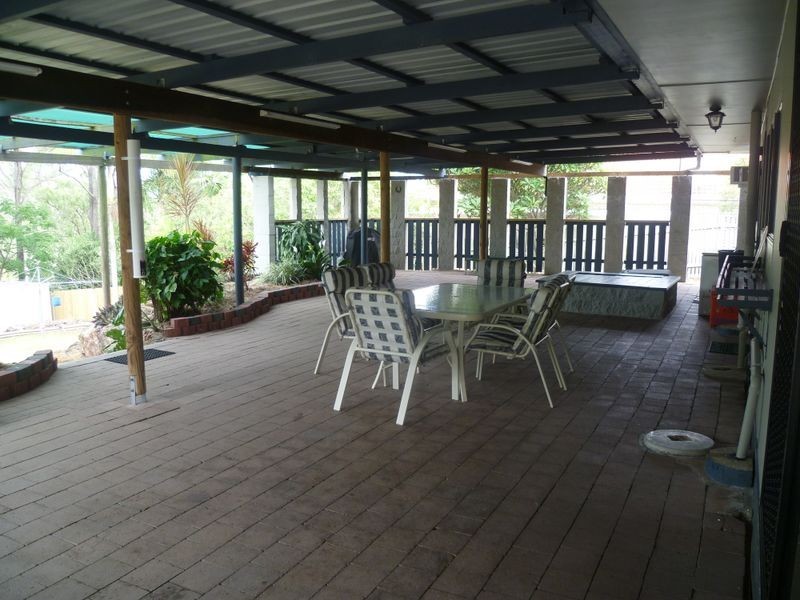 38 HELEN CRESCENT, Wurdong Heights QLD 4680