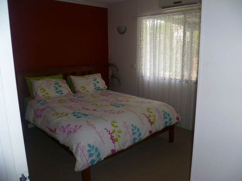 38 HELEN CRESCENT, Wurdong Heights QLD 4680