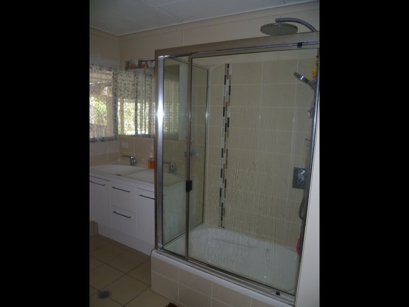 38 HELEN CRESCENT, Wurdong Heights QLD 4680