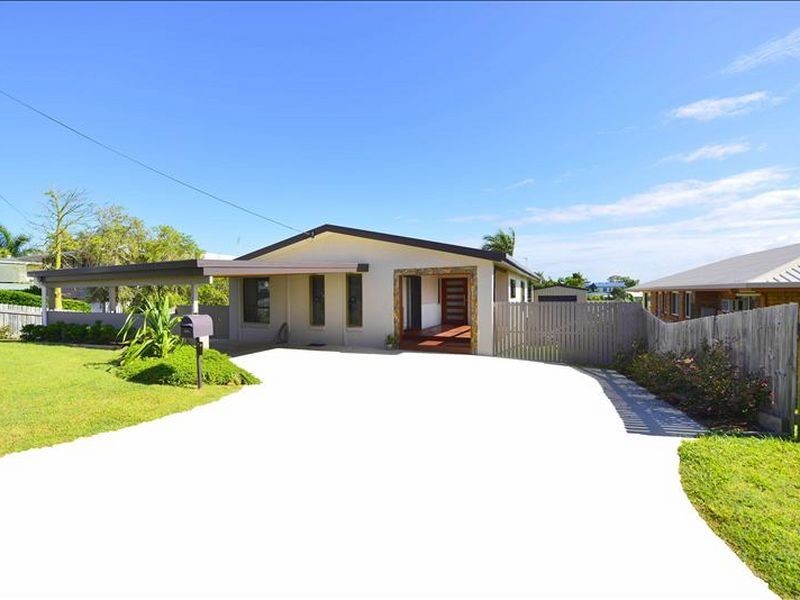 16 CREST AVENUE, Boyne Island QLD 4680
