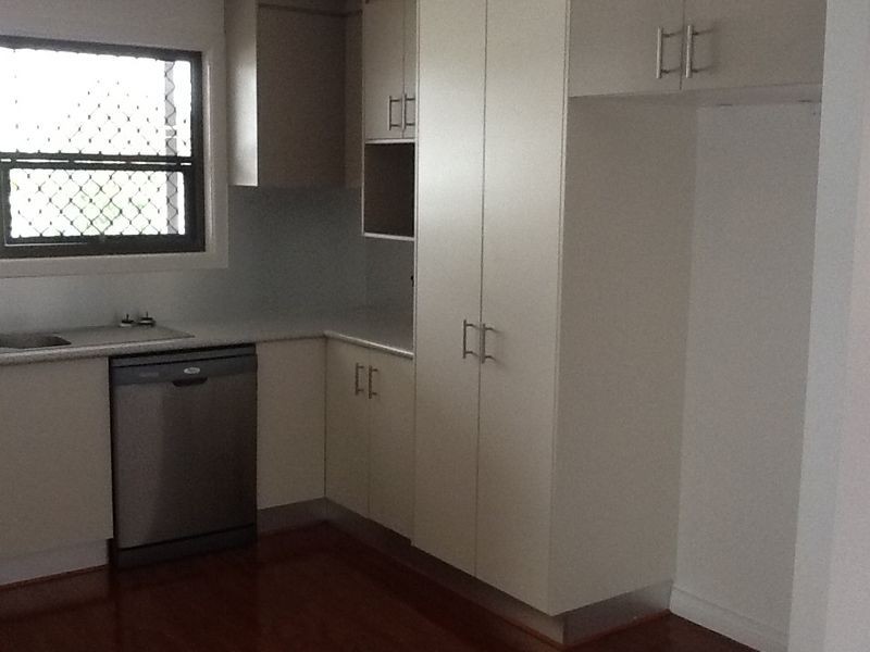 16 CREST AVENUE, Boyne Island QLD 4680