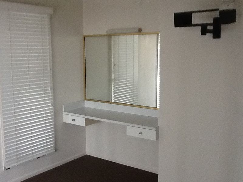 16 CREST AVENUE, Boyne Island QLD 4680