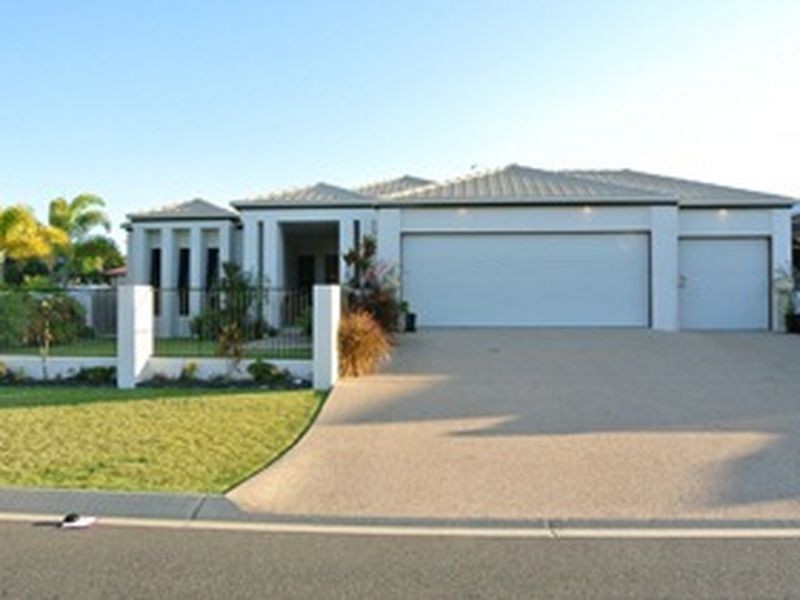 55 THE OAKS ROAD, Tannum Sands QLD 4680