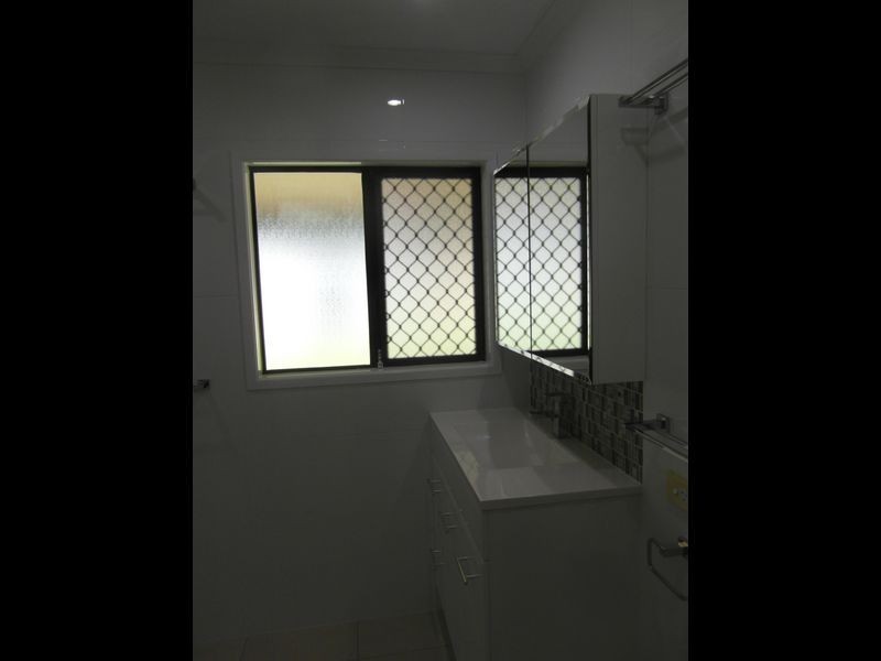 27 LATROBE STREET, Tannum Sands QLD 4680