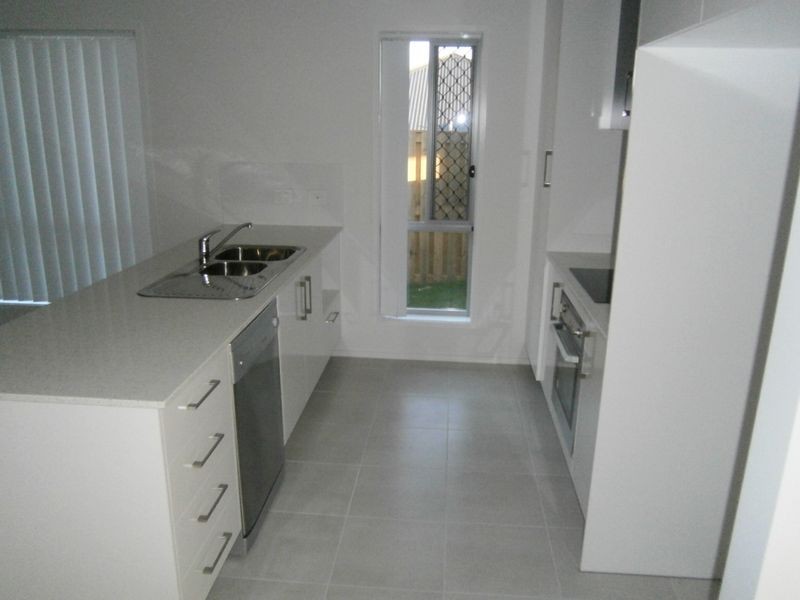 49 CLOVER CRESCENT, Boyne Island QLD 4680