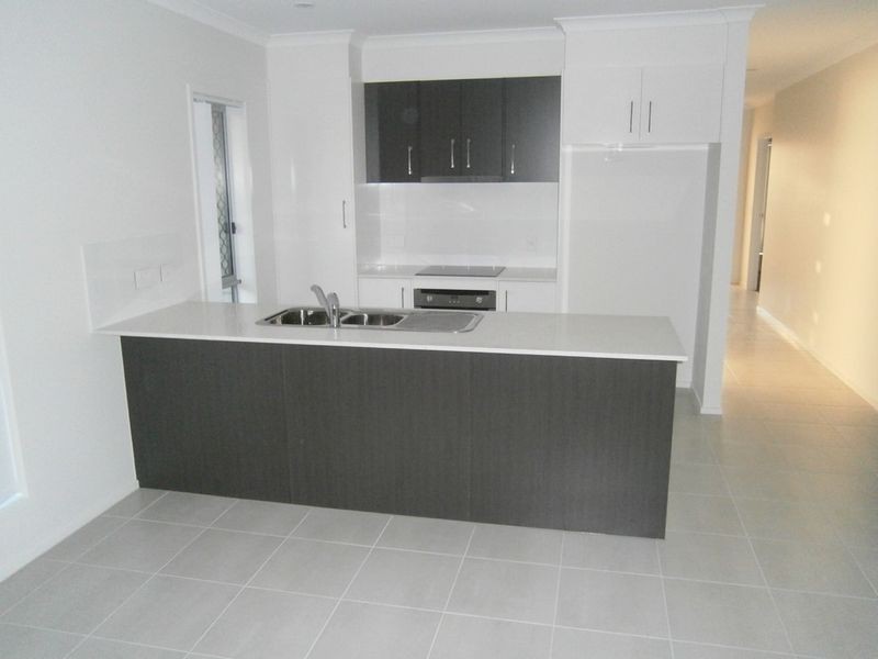 49 CLOVER CRESCENT, Boyne Island QLD 4680