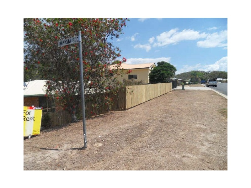 5 Curtis Avenue, Boyne Island QLD 4680