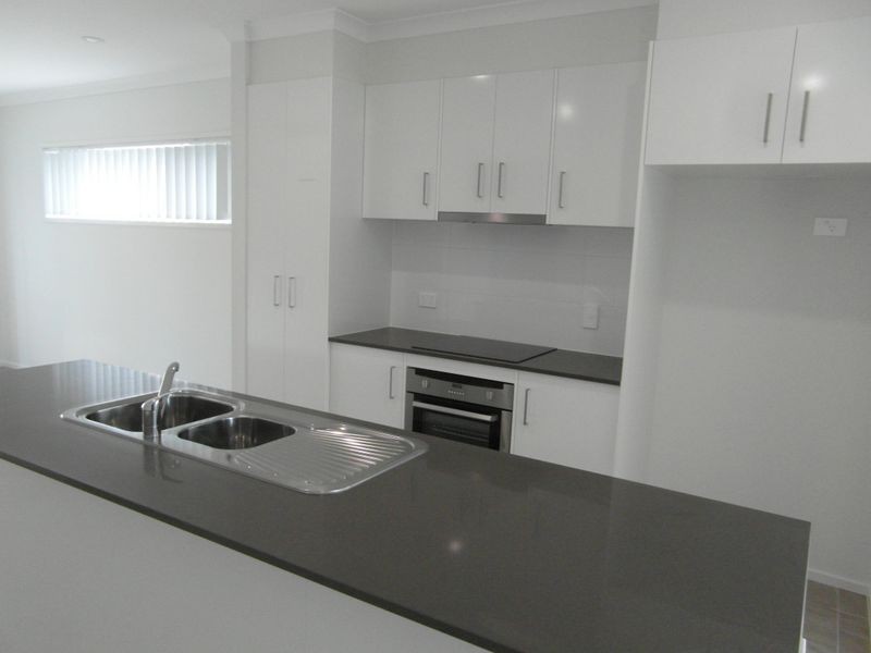 39 CLOVER CRESCENT, Boyne Island QLD 4680