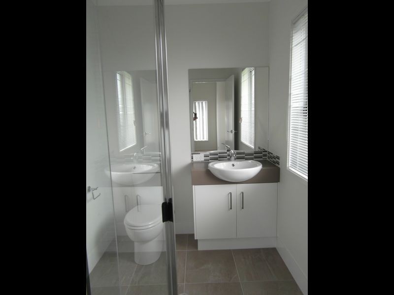 39 CLOVER CRESCENT, Boyne Island QLD 4680