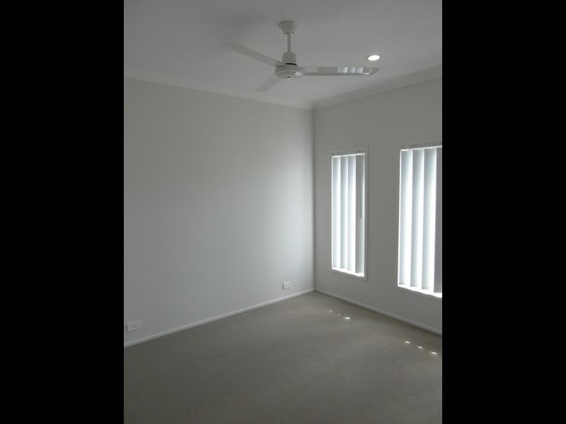 39 CLOVER CRESCENT, Boyne Island QLD 4680