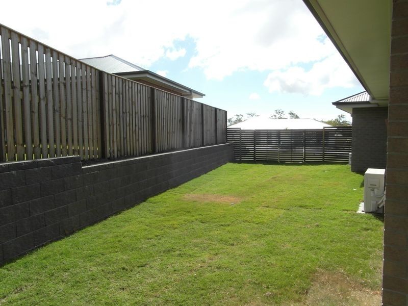 39 CLOVER CRESCENT, Boyne Island QLD 4680