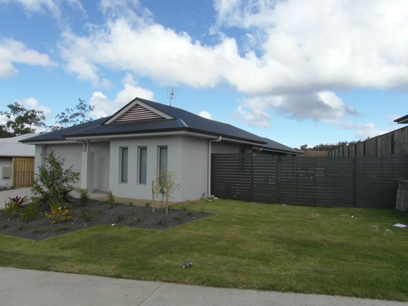 39 CLOVER CRESCENT, Boyne Island QLD 4680