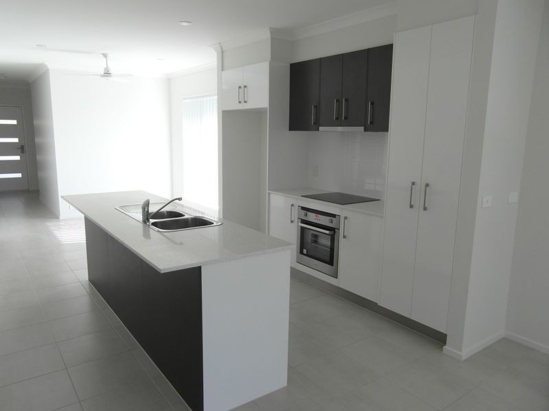 33 LILYVALE ESPLANADE, Boyne Island QLD 4680