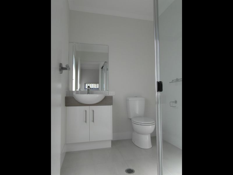 33 LILYVALE ESPLANADE, Boyne Island QLD 4680