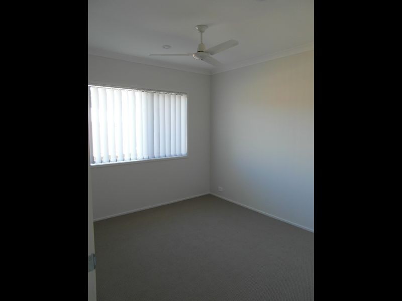 33 LILYVALE ESPLANADE, Boyne Island QLD 4680