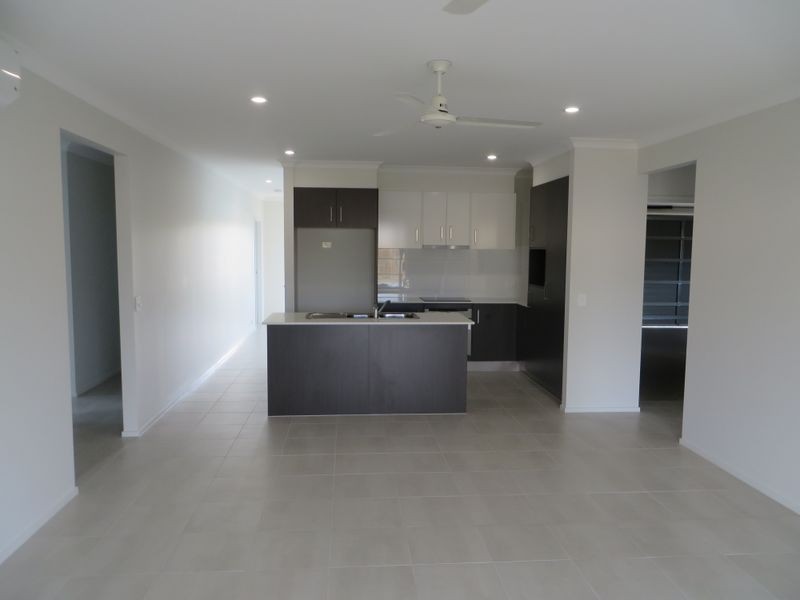 43 CLOVER CRESCENT, Boyne Island QLD 4680