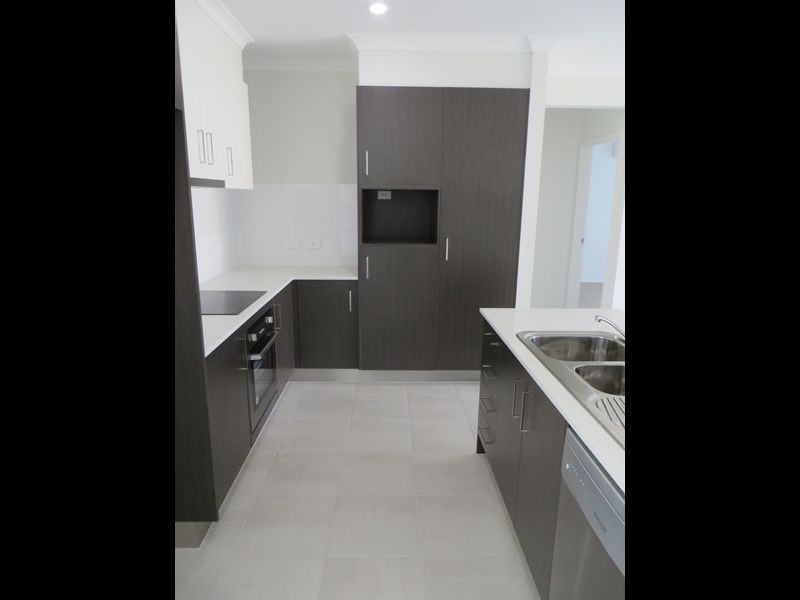 43 CLOVER CRESCENT, Boyne Island QLD 4680