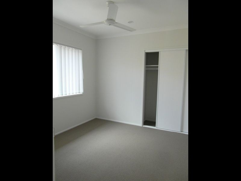 10 CLOVER CRESCENT, Boyne Island QLD 4680