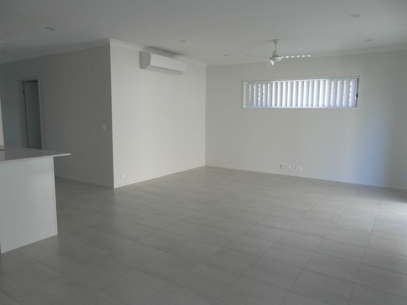 10 CLOVER CRESCENT, Boyne Island QLD 4680