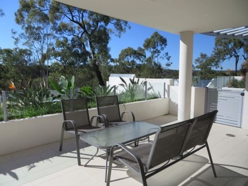 2/2 THE PROMENADE, Boyne Island QLD 4680