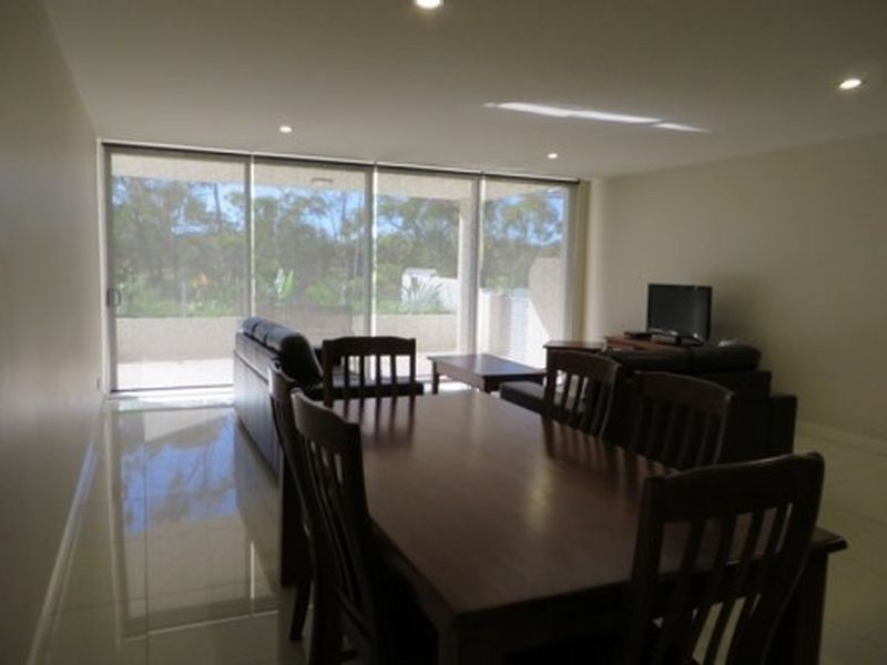 2/2 THE PROMENADE, Boyne Island QLD 4680