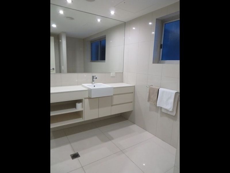 2/2 THE PROMENADE, Boyne Island QLD 4680