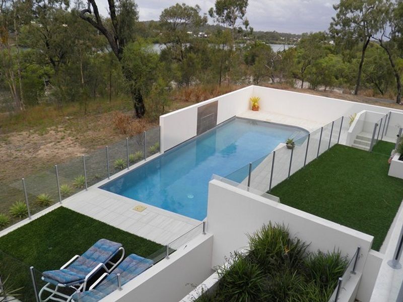 2/2 THE PROMENADE, Boyne Island QLD 4680