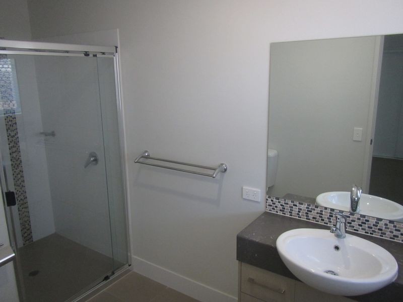 21 CLOVER CRESCENT, Boyne Island QLD 4680