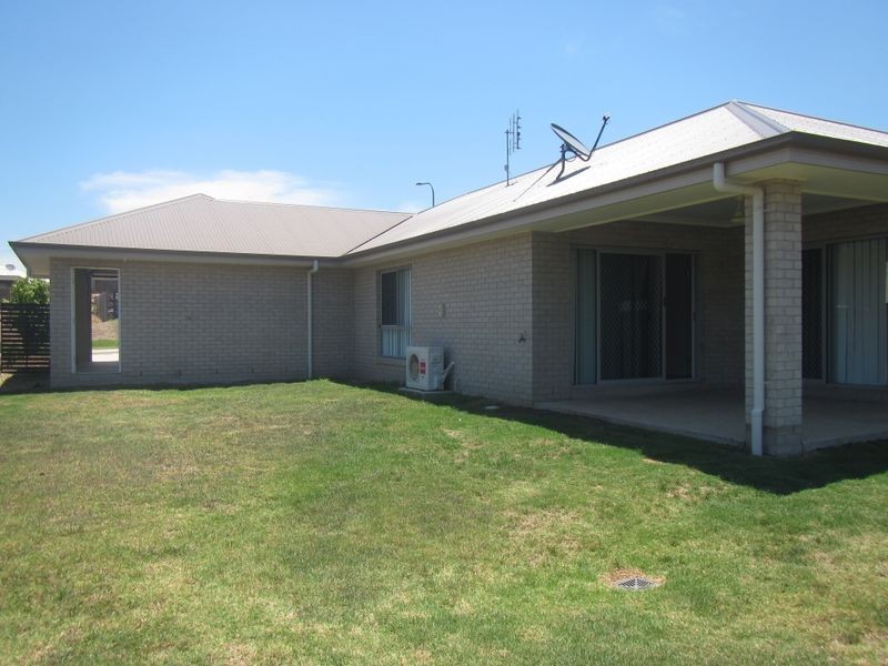 21 CLOVER CRESCENT, Boyne Island QLD 4680