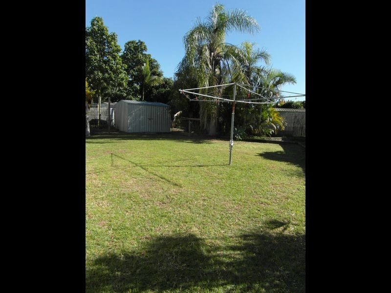 11 ALKINA CRESCENT, Boyne Island QLD 4680