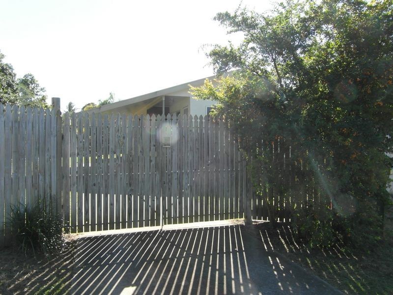 11 ALKINA CRESCENT, Boyne Island QLD 4680