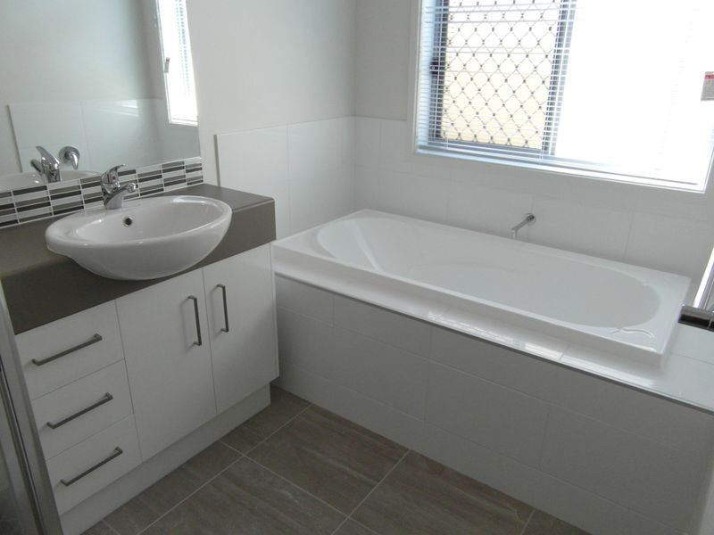 22 BRUSH TAIL COURT, Boyne Island QLD 4680