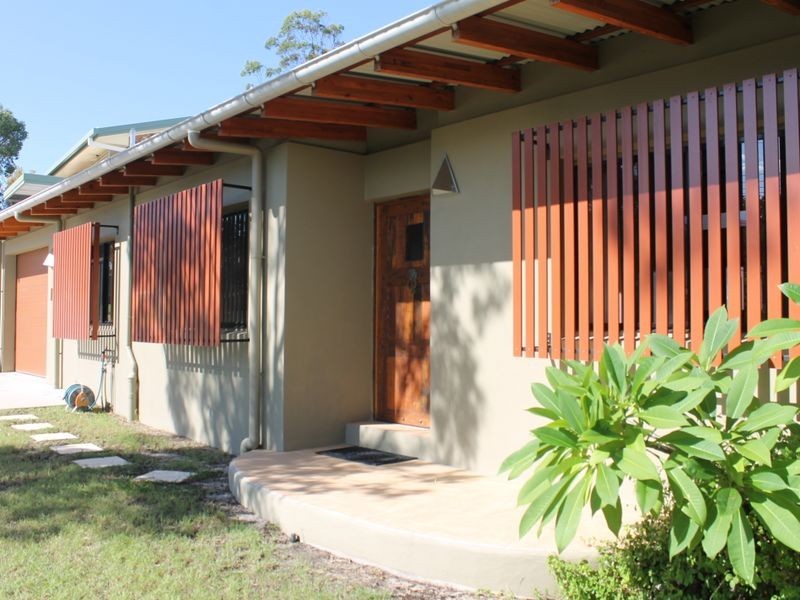 18 Sayre Crescent, Boyne Island QLD 4680