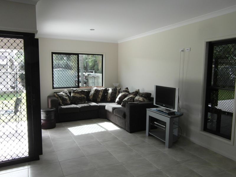 16 ORANA AVENUE, Boyne Island QLD 4680