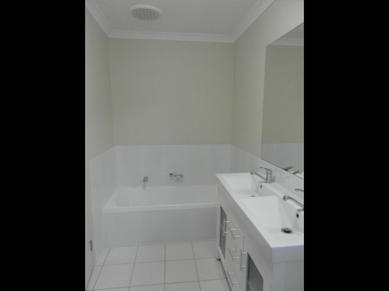 16 ORANA AVENUE, Boyne Island QLD 4680