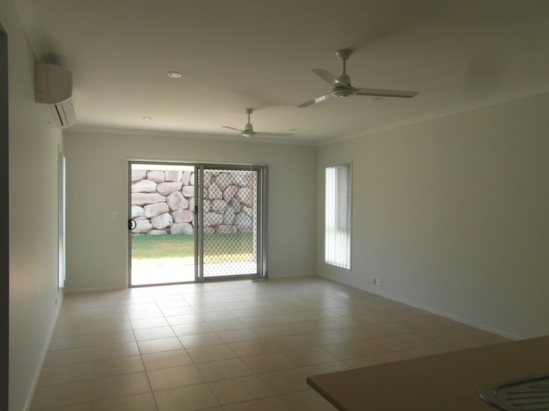 21 TULIPWOOD CIRCUIT, Boyne Island QLD 4680