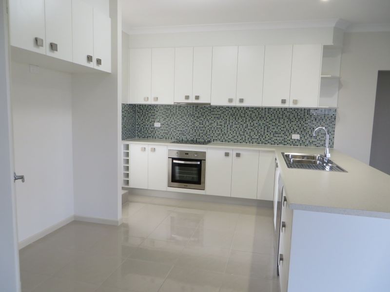 36 GOLFVIEW DRIVE, Boyne Island QLD 4680