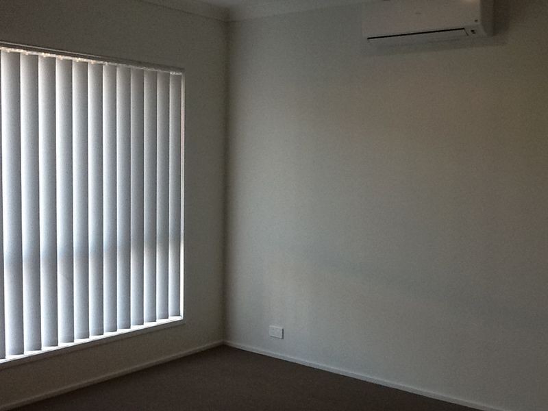 10 CORIMBA PARADE, Boyne Island QLD 4680