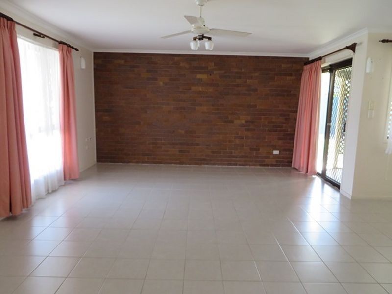 16 PLEASANT AVENUE, Tannum Sands QLD 4680