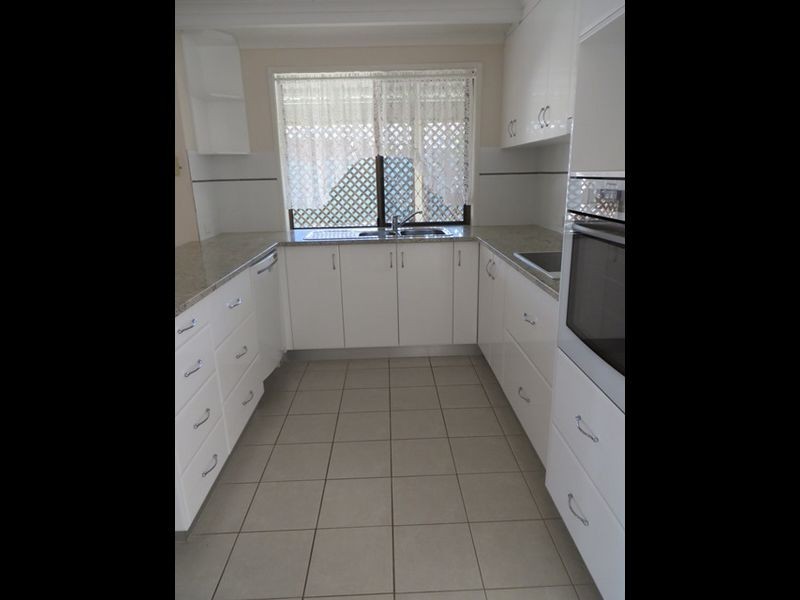 16 PLEASANT AVENUE, Tannum Sands QLD 4680