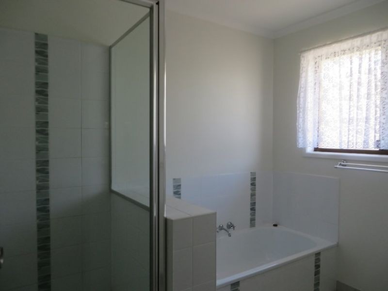 16 PLEASANT AVENUE, Tannum Sands QLD 4680