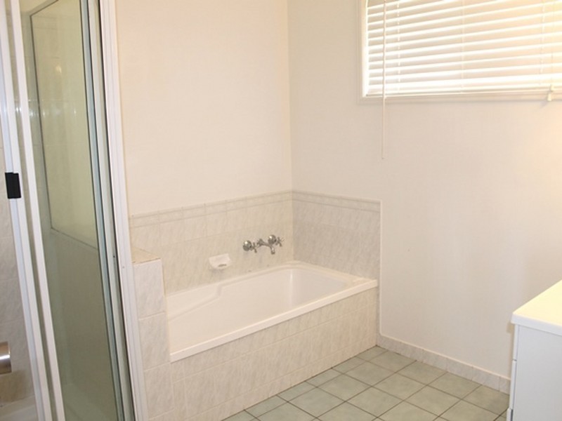 10 KERFOOT CLOSE, Tannum Sands QLD 4680