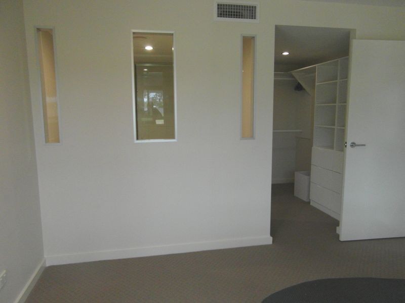 10/2 THE PROMENADE, Boyne Island QLD 4680