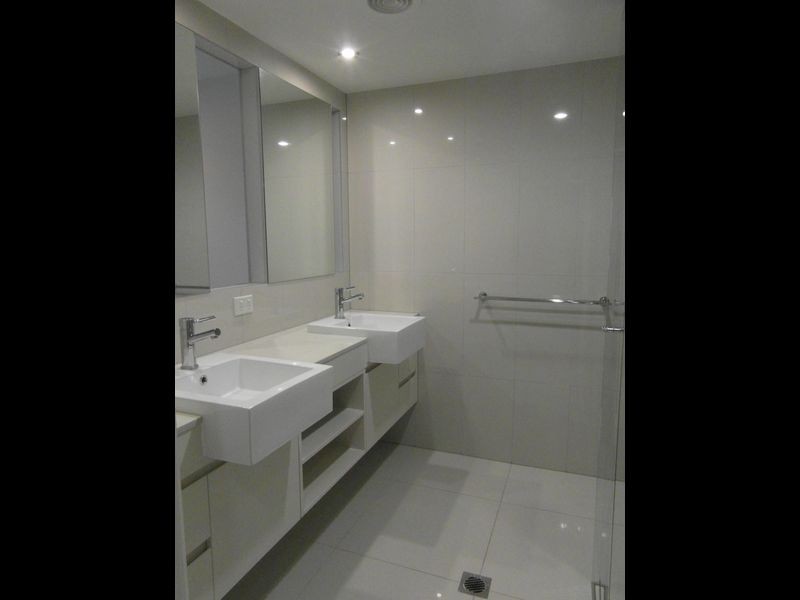 10/2 THE PROMENADE, Boyne Island QLD 4680