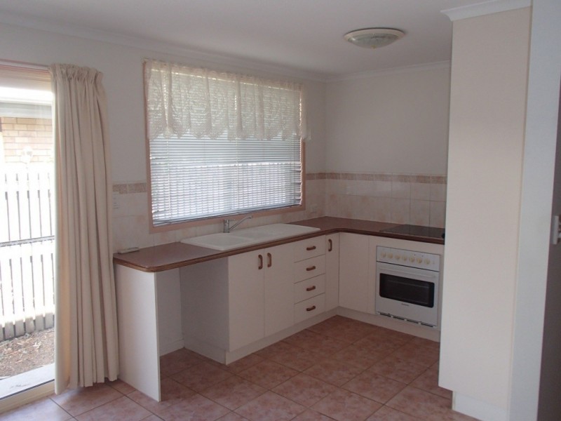 Unit 1/2 DONALD STREET, Tannum Sands QLD 4680