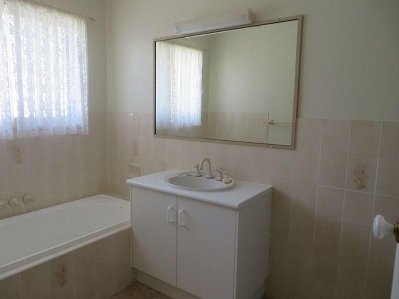 5 MINYA CLOSE, Boyne Island QLD 4680