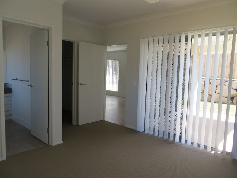 24 CLOVER CRESCENT, Boyne Island QLD 4680