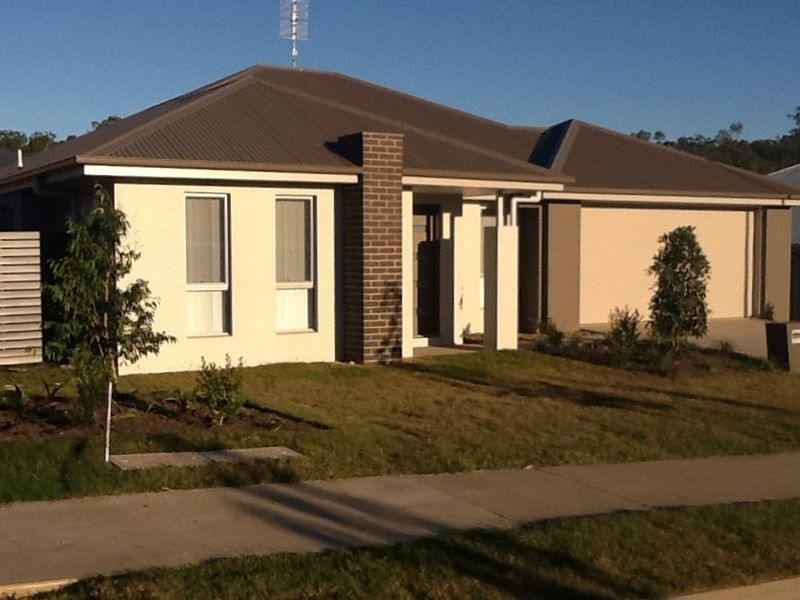 10 CORIMBA PARADE, Boyne Island QLD 4680