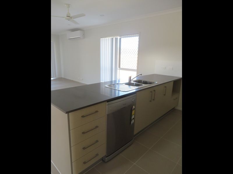 26 CLOVER CRESCENT, Boyne Island QLD 4680